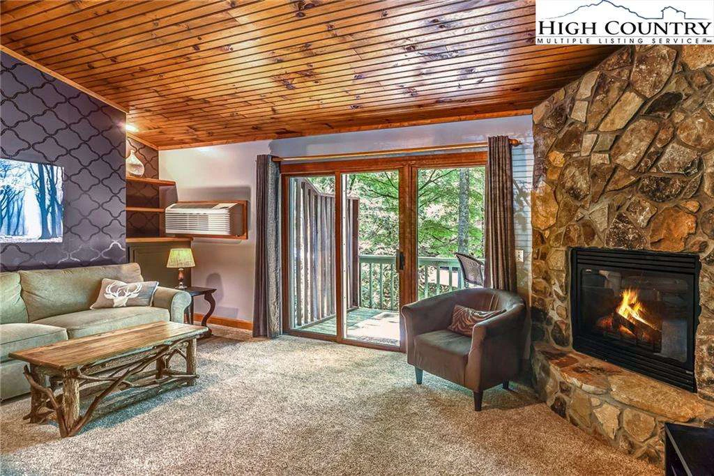 Image number 9 for the current listing