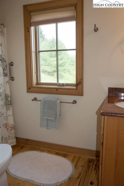 Image number 14 for the current listing