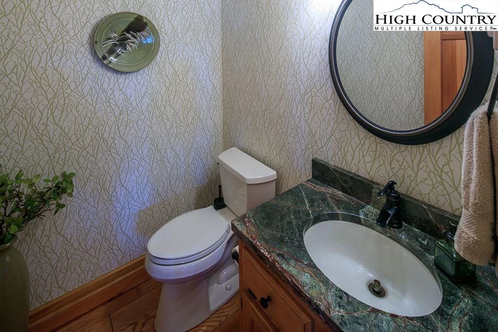 Image number 5 for the current listing