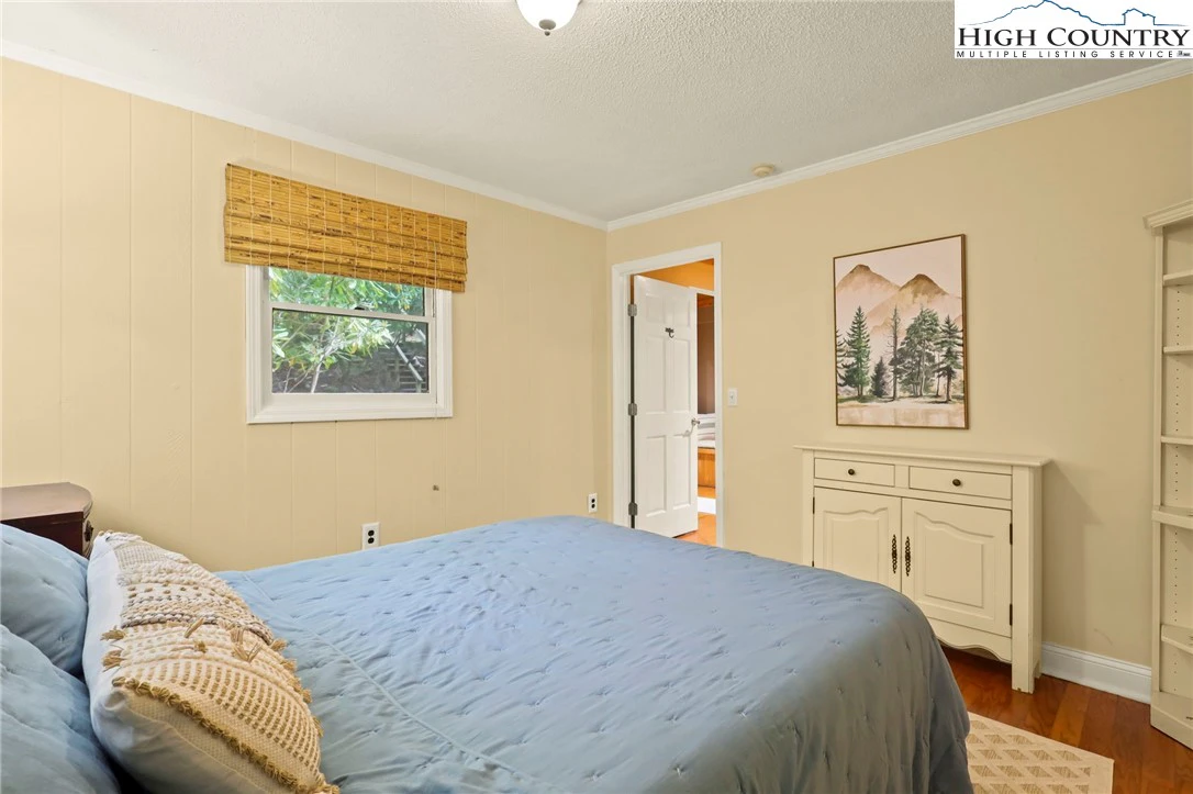Image number 6 for the current listing