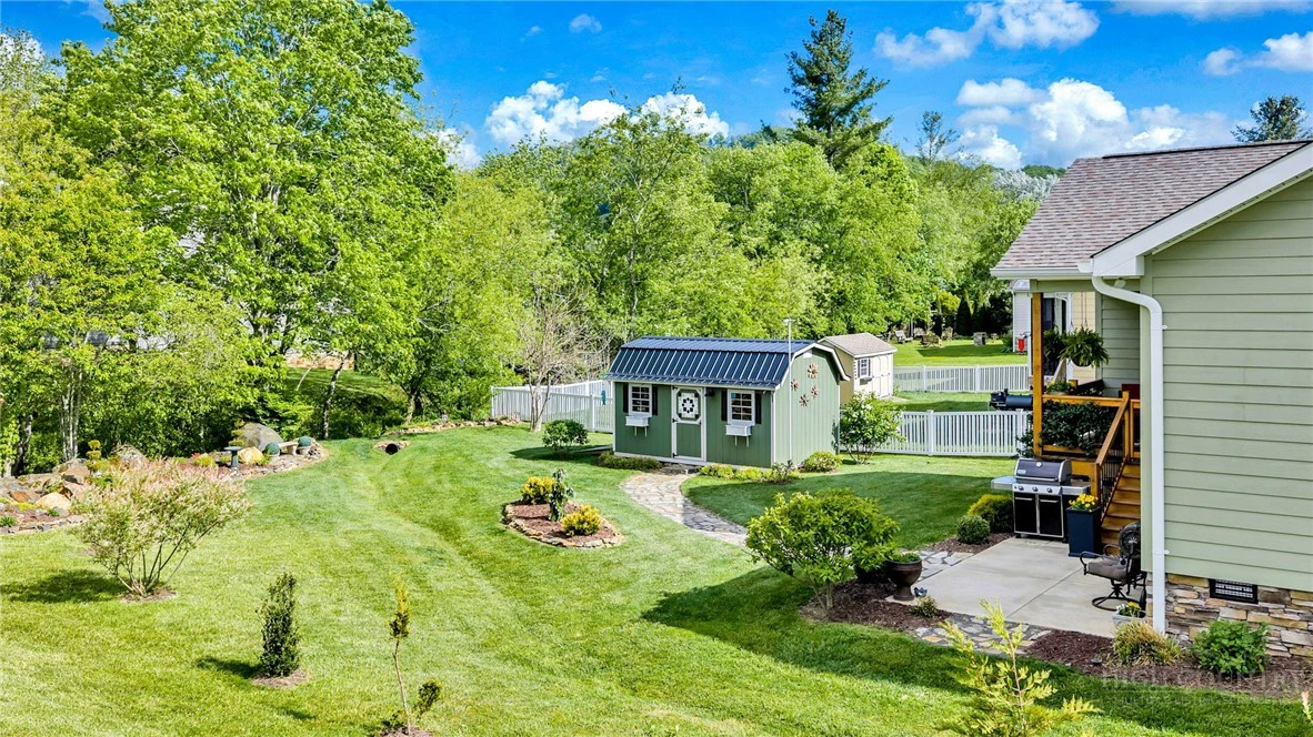 Image number 21 for the current listing