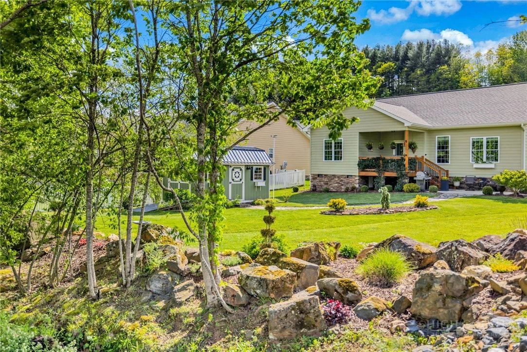 Image number 18 for the current listing