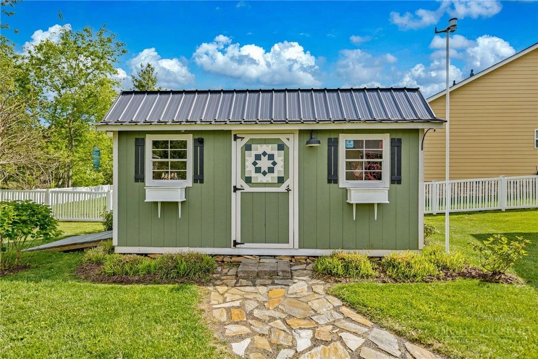 Image number 15 for the current listing