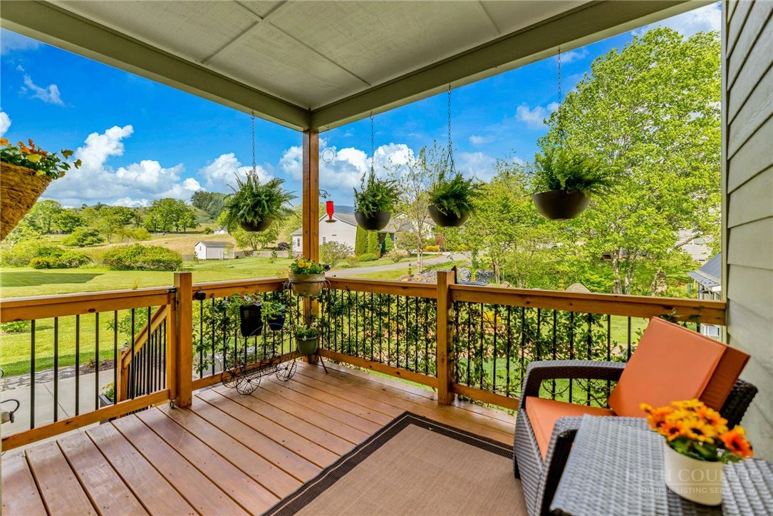 Image number 11 for the current listing