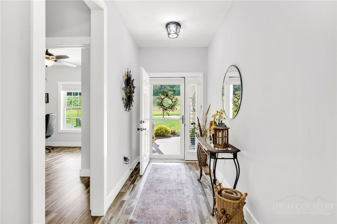 Image number 6 for the current listing