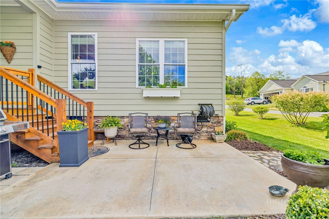 Image number 2 for the current listing