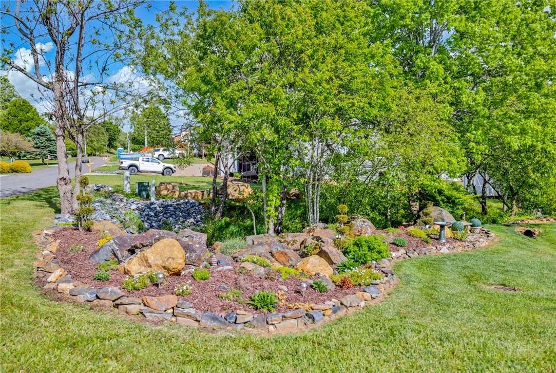 Image number 20 for the current listing