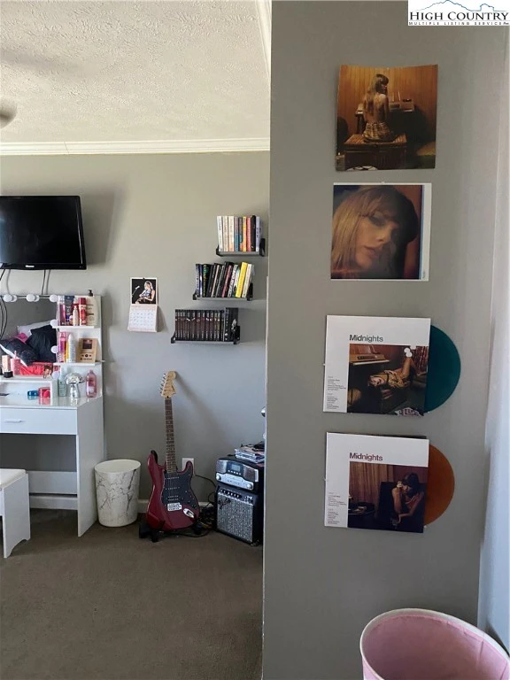 Image number 3 for the current listing