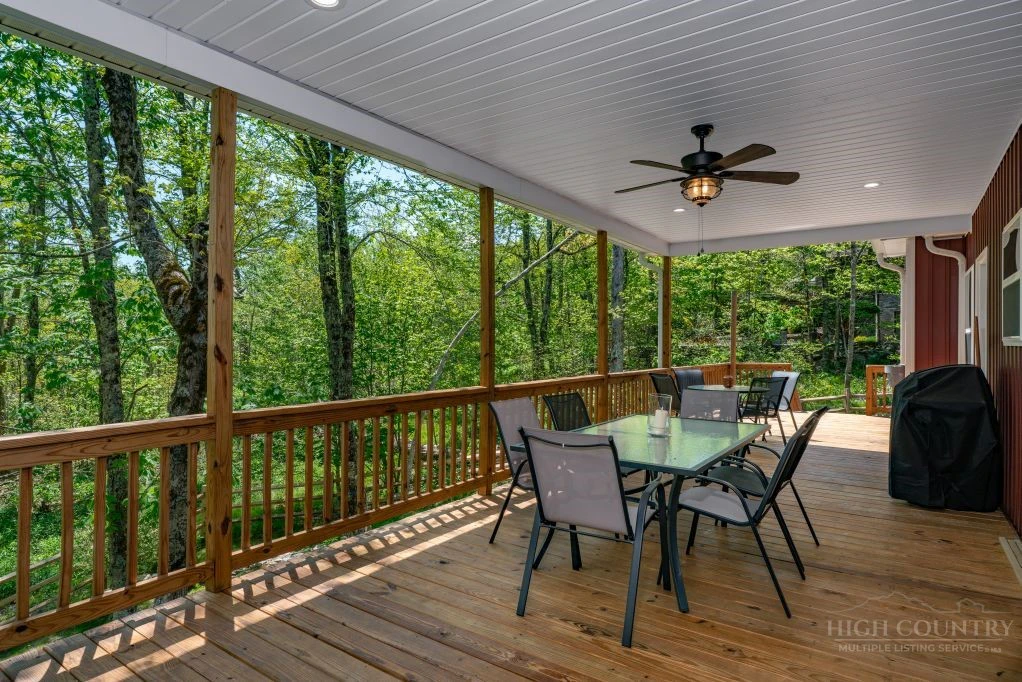 Image number 21 for the current listing
