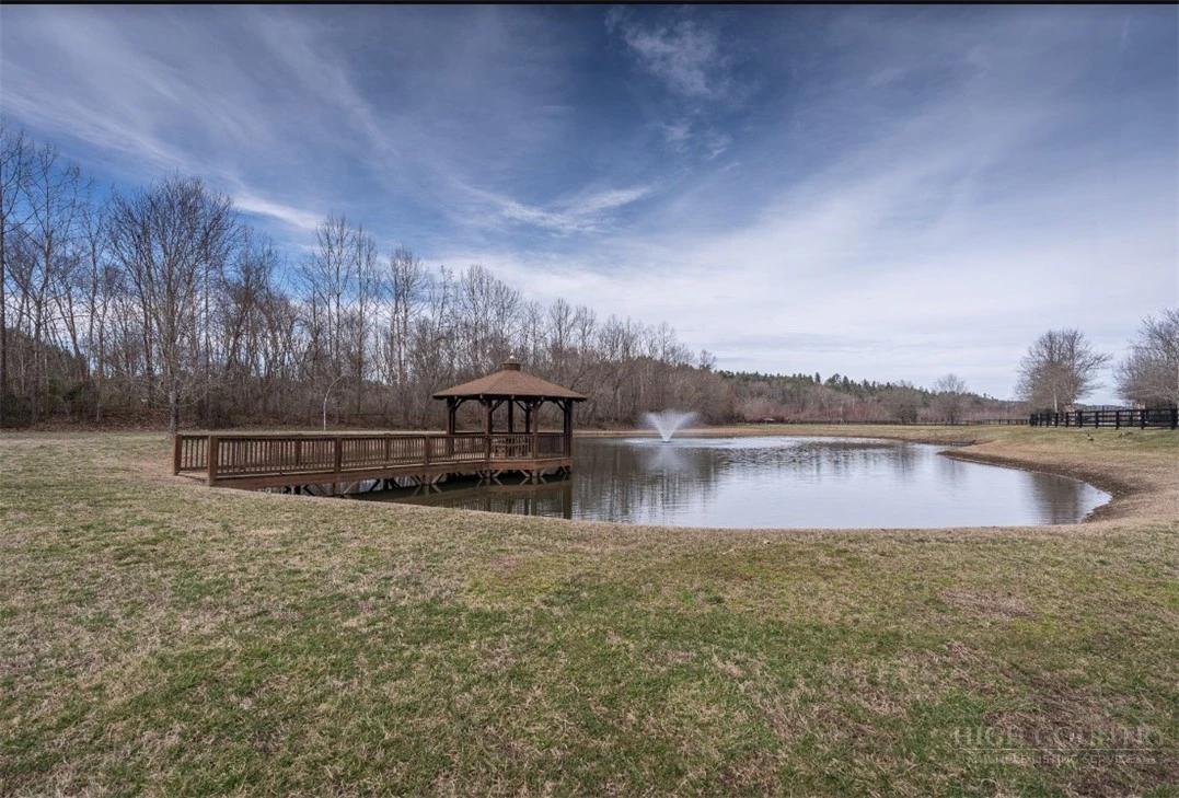 Image number 16 for the current listing