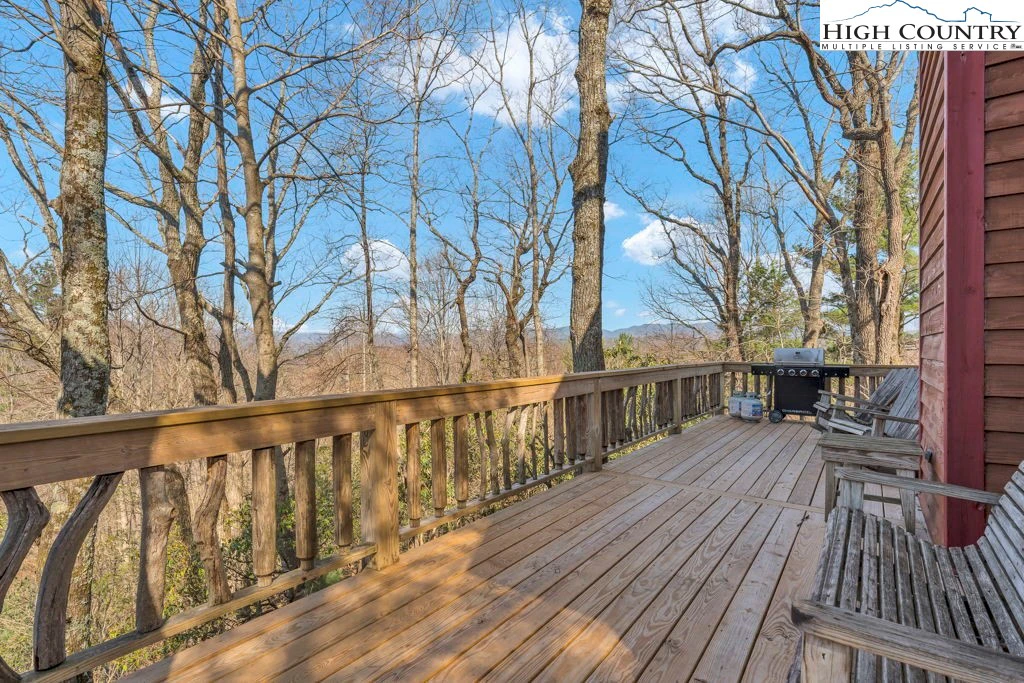 Image number 31 for the current listing
