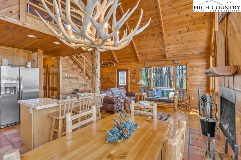 Image number 3 for the current listing