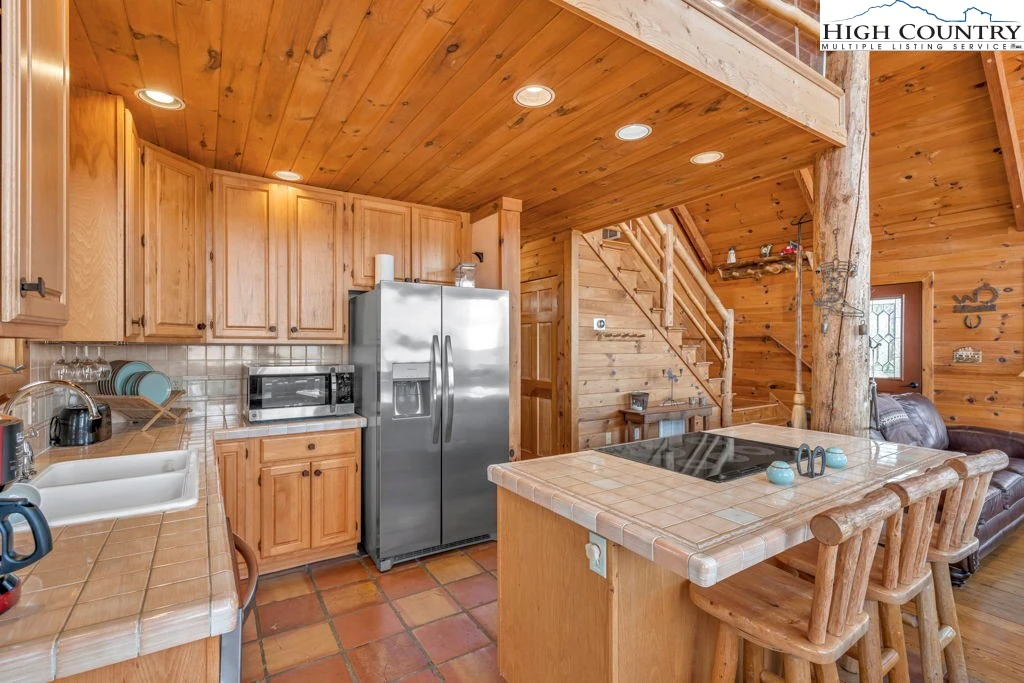 Image number 4 for the current listing