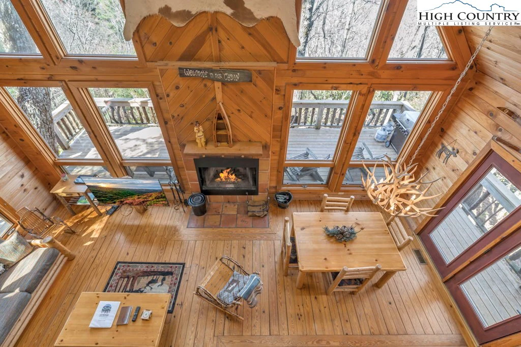 Image number 13 for the current listing