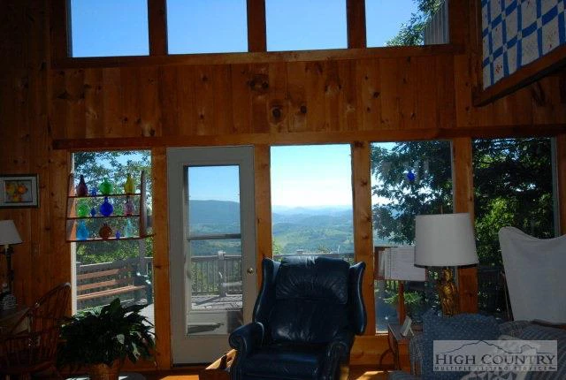 Image number 8 for the current listing