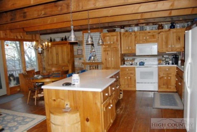 Image number 7 for the current listing