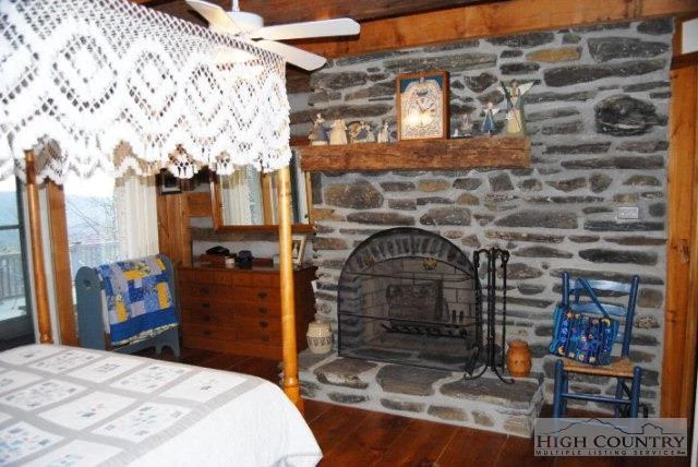 Image number 5 for the current listing