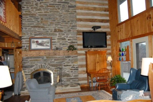 Image number 14 for the current listing