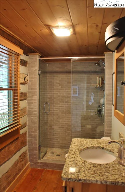 Image number 5 for the current listing