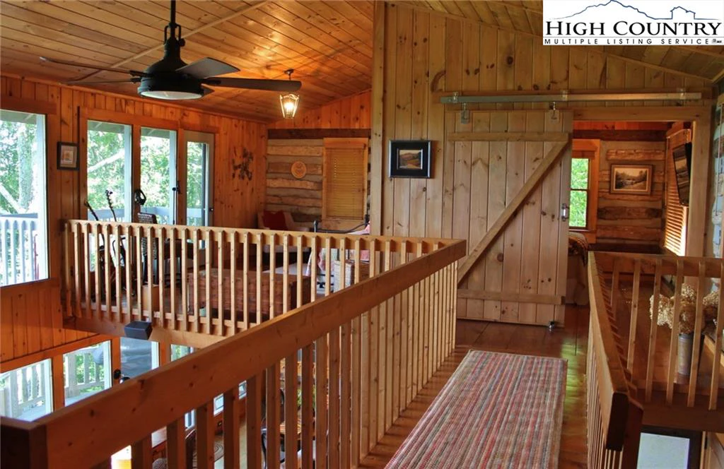 Image number 10 for the current listing