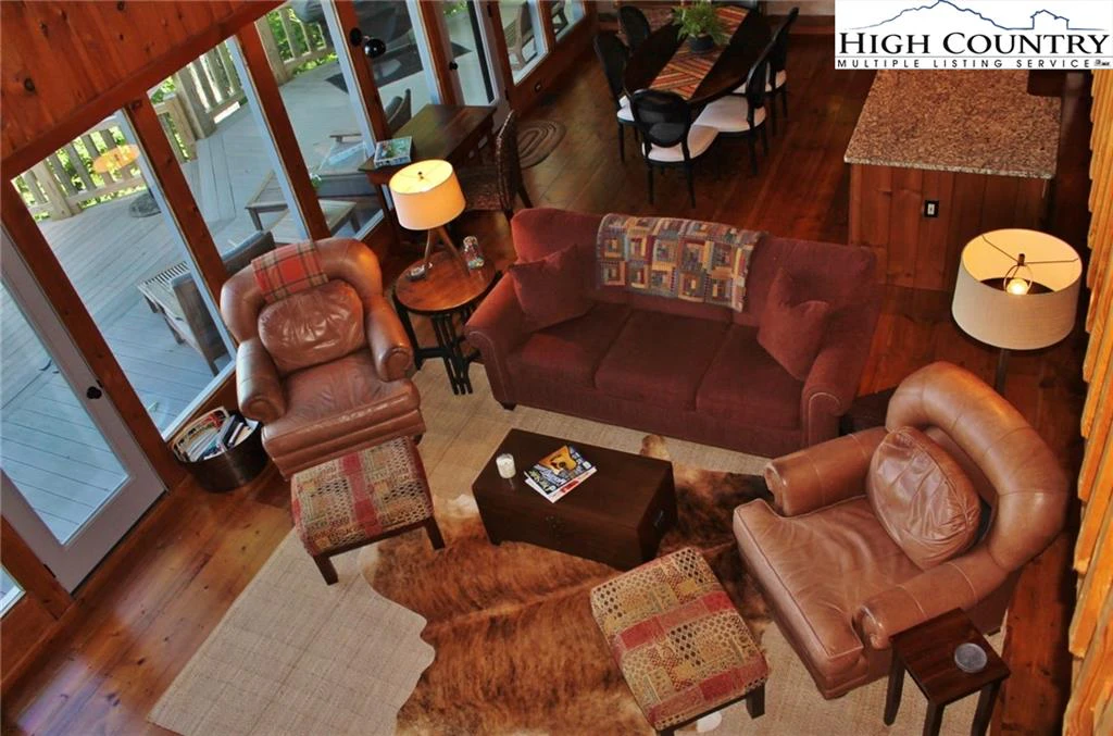Image number 11 for the current listing