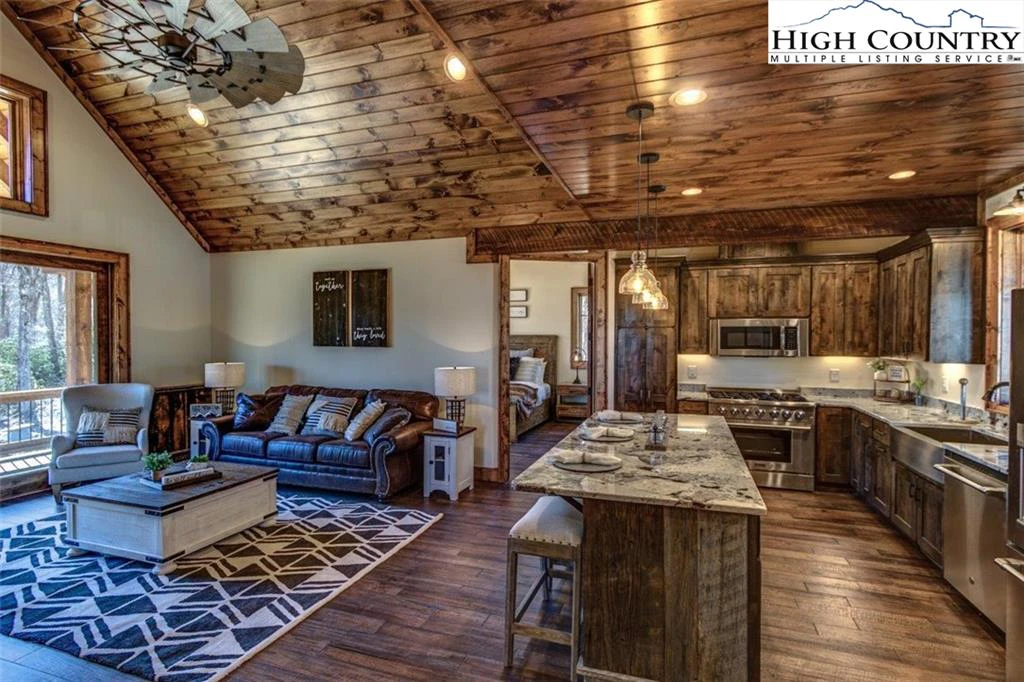 Image number 5 for the current listing