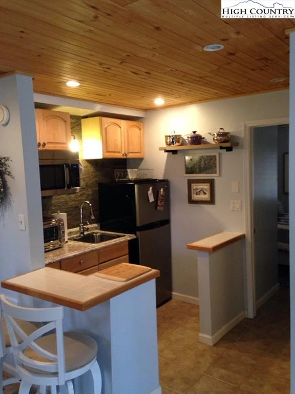 Image number 6 for the current listing