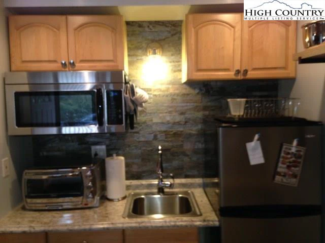 Image number 10 for the current listing