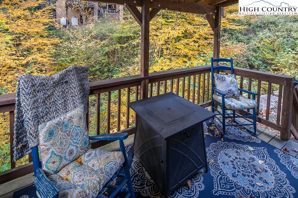 Image number 4 for the current listing