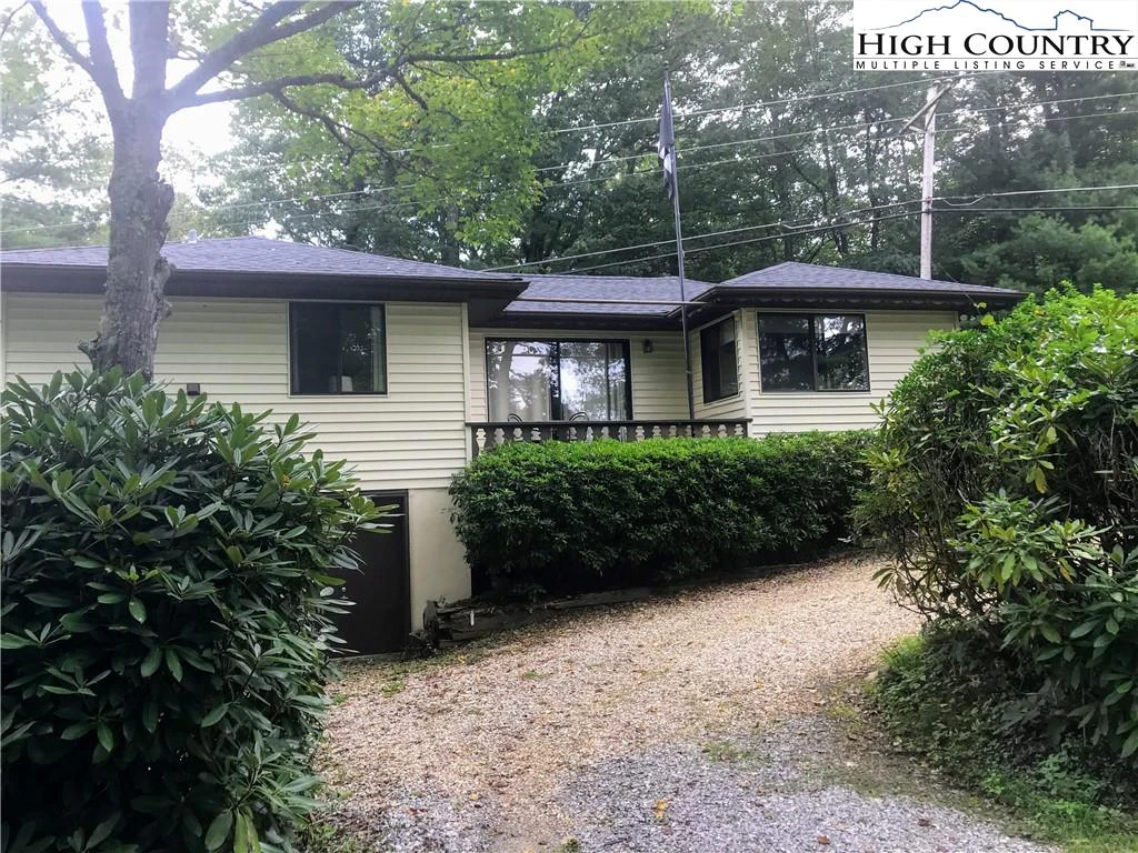 Image number 1 for the current listing