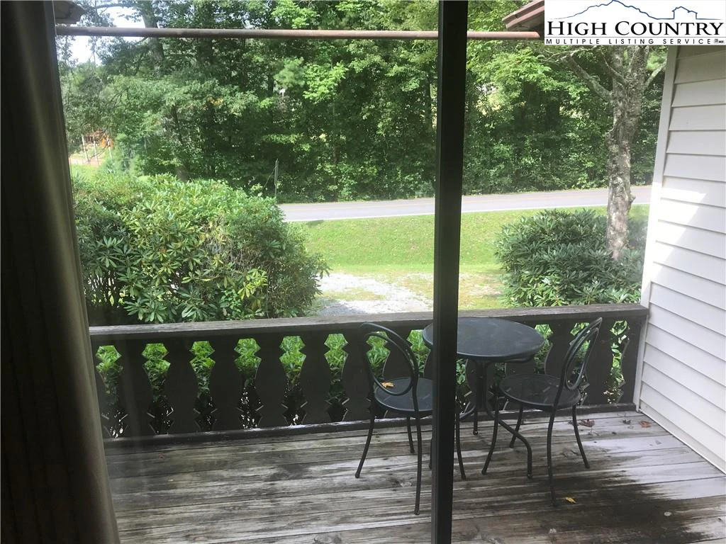 Image number 13 for the current listing