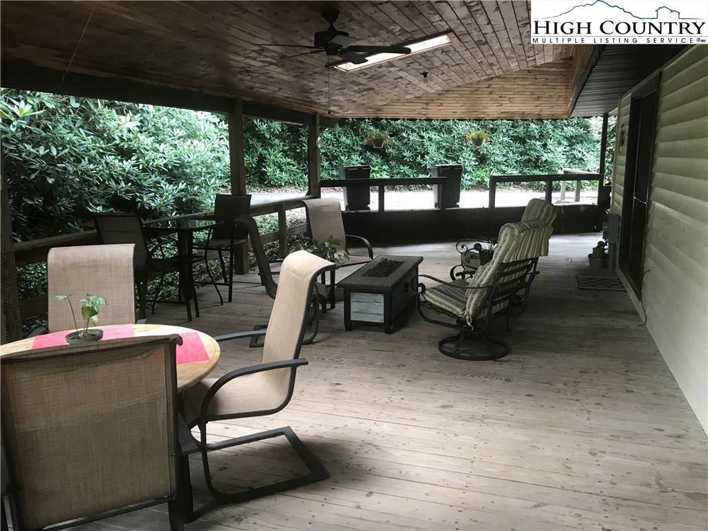 Image number 14 for the current listing