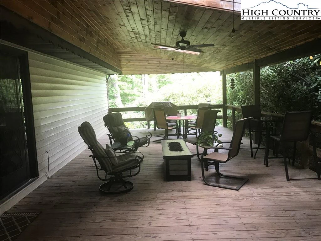 Image number 15 for the current listing