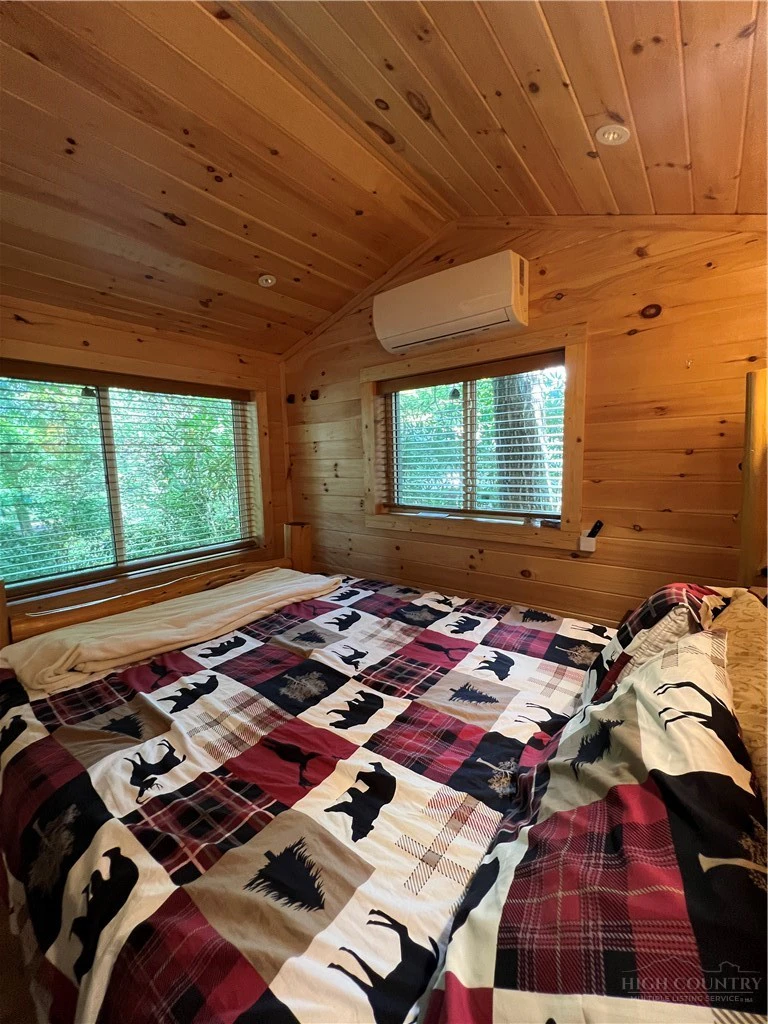Image number 8 for the current listing