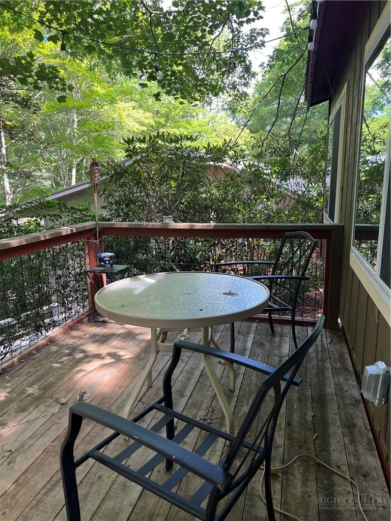 Image number 13 for the current listing