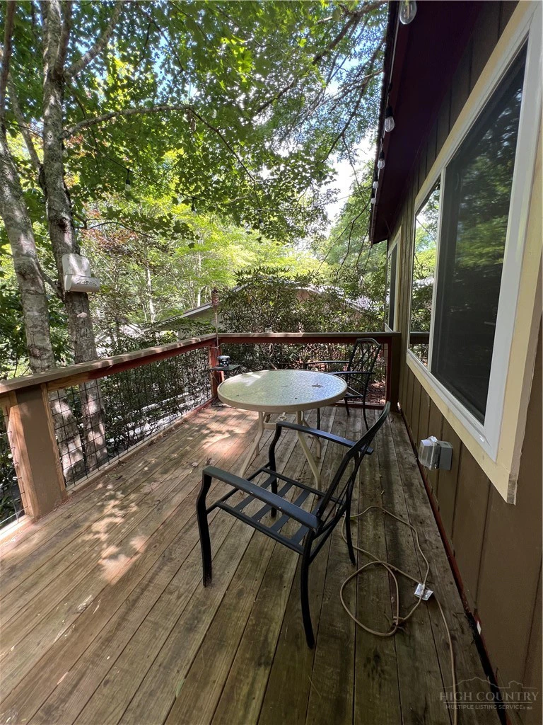 Image number 12 for the current listing
