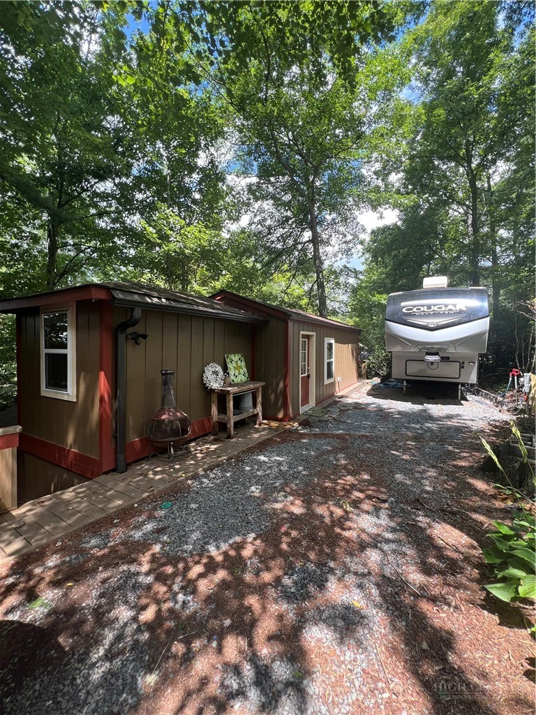 Image number 2 for the current listing