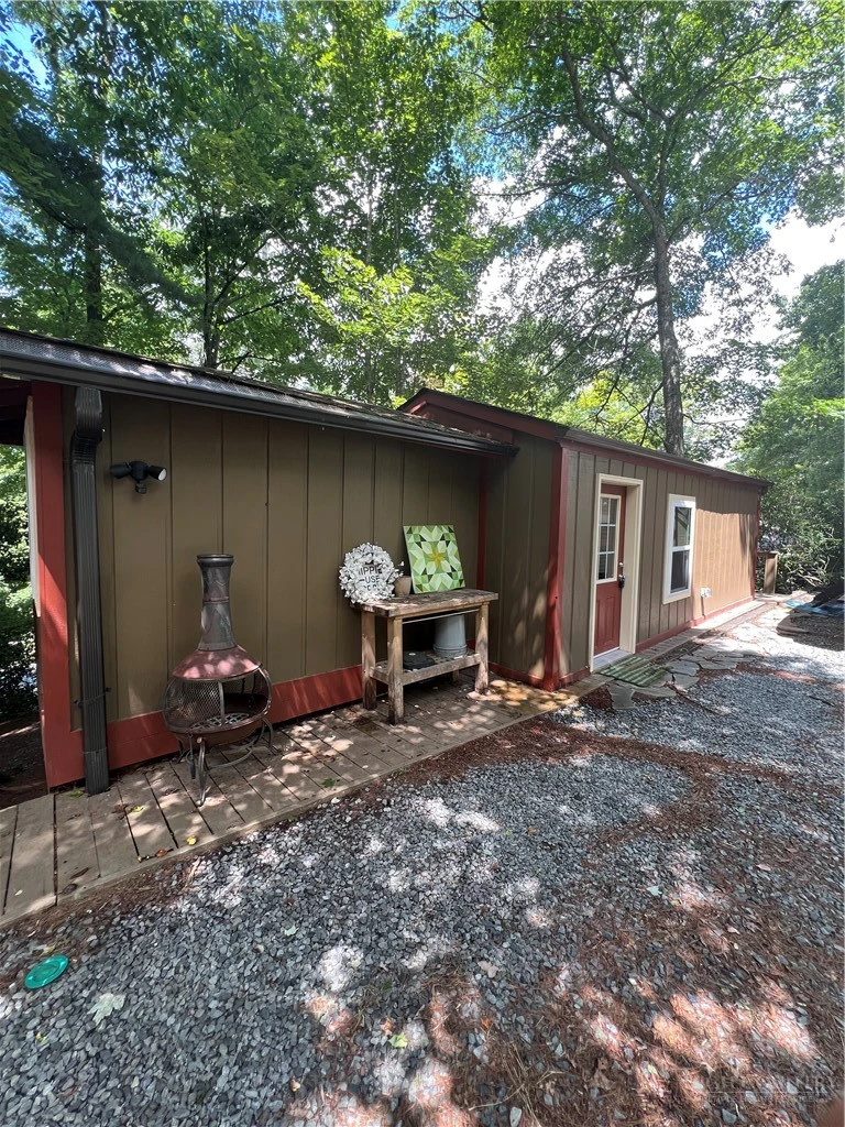 Image number 16 for the current listing