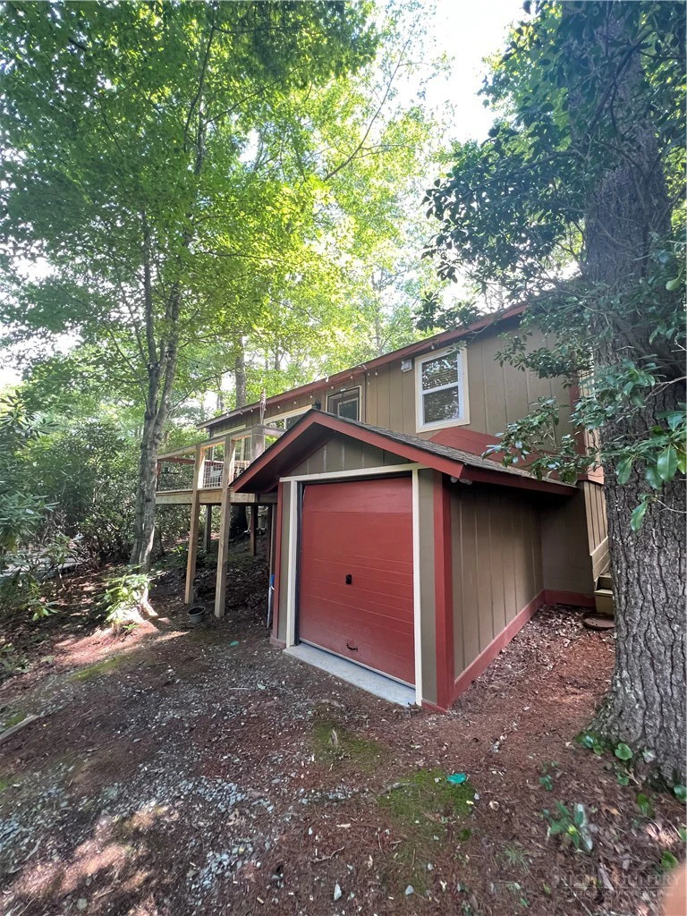 Image number 19 for the current listing