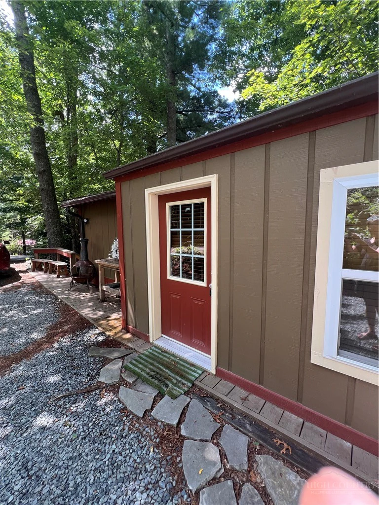 Image number 17 for the current listing