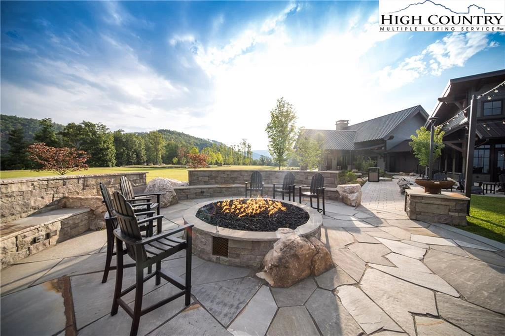 Image number 11 for the current listing