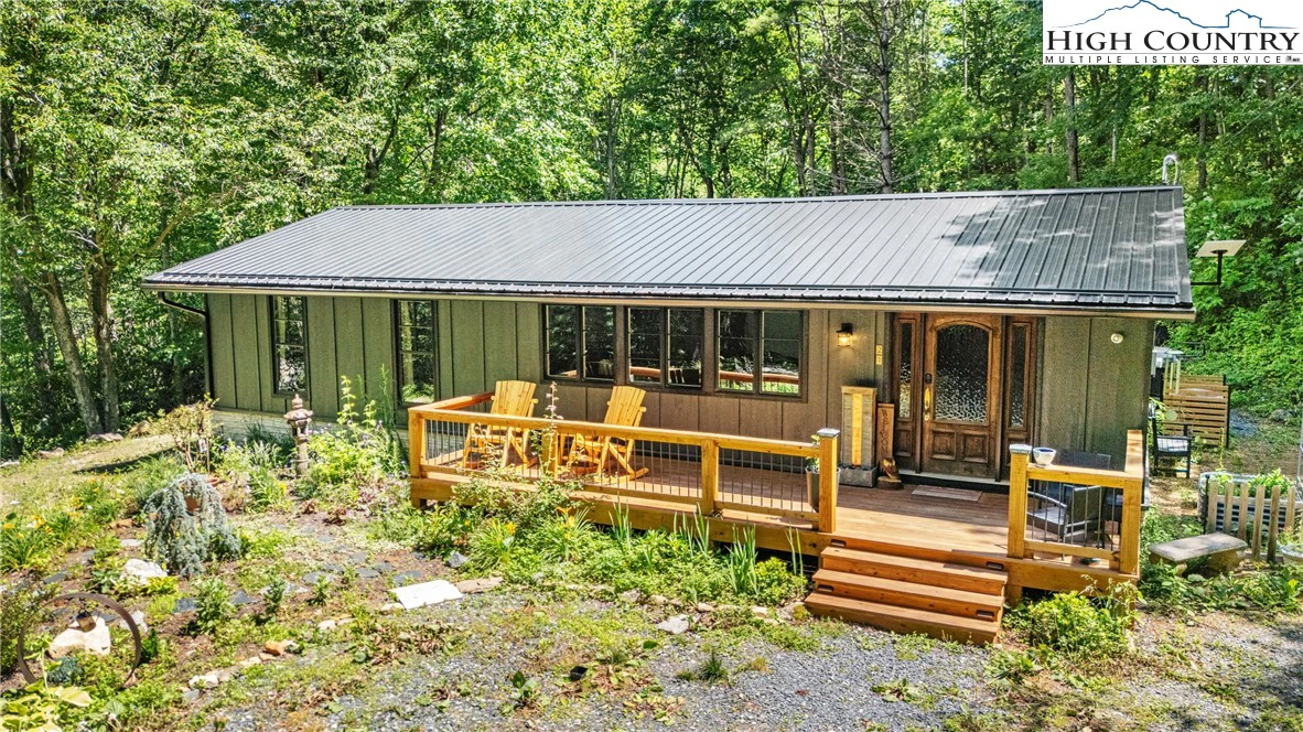 Image number 1 for the current listing