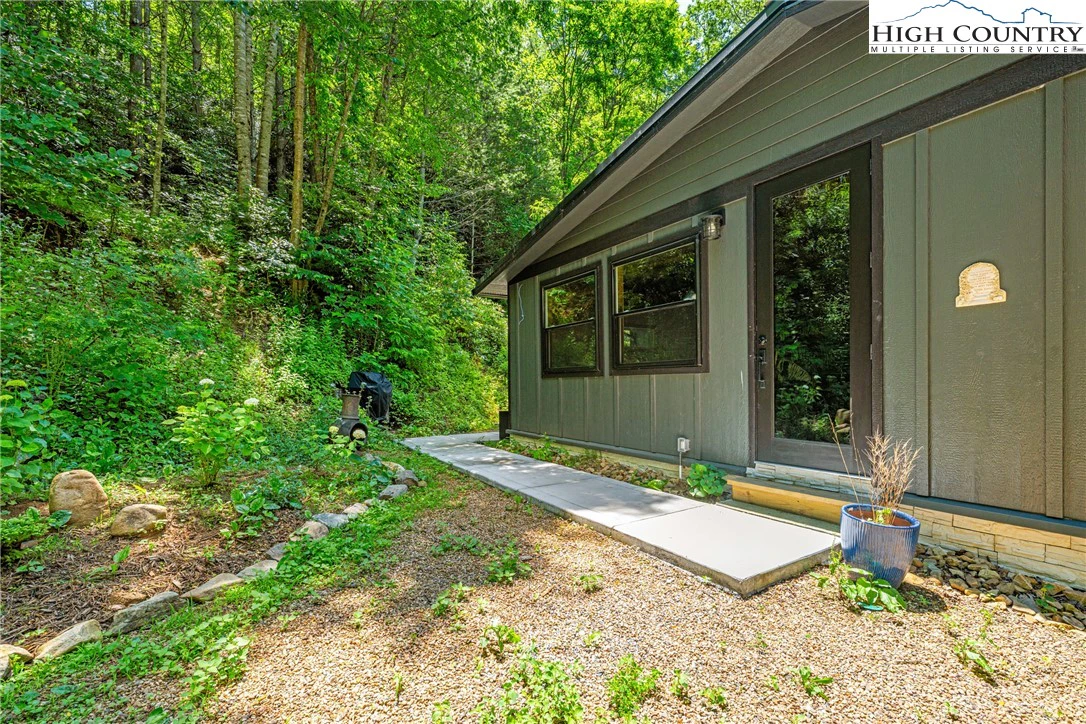 Image number 11 for the current listing