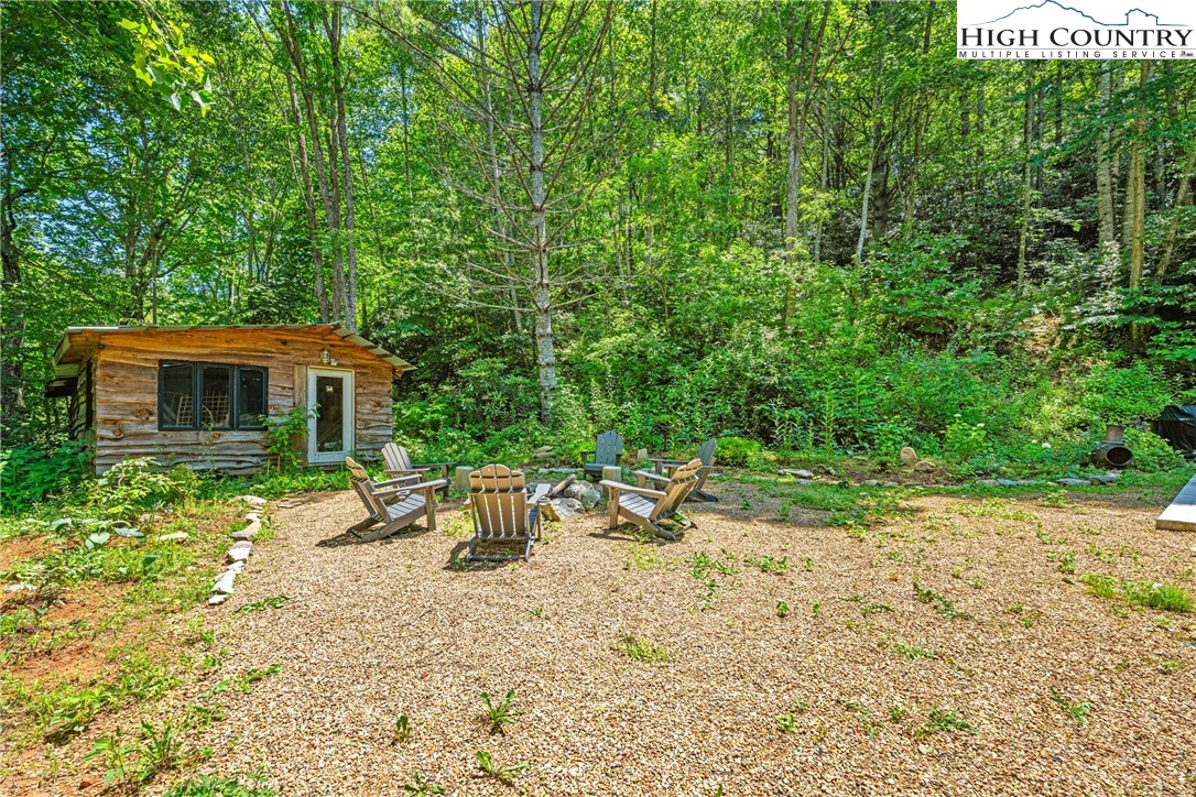 Image number 15 for the current listing