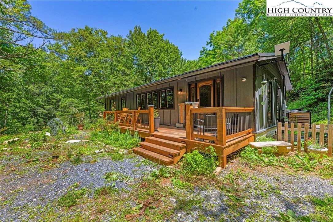 Image number 20 for the current listing