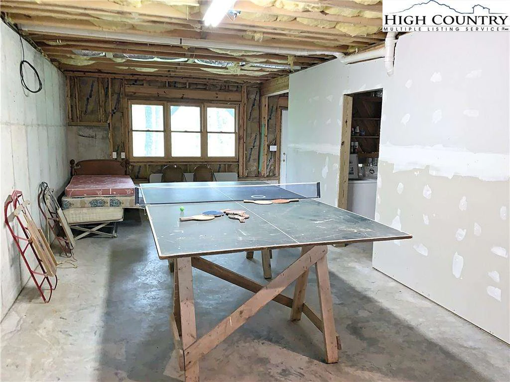 Image number 6 for the current listing