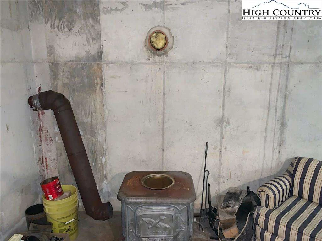 Image number 4 for the current listing