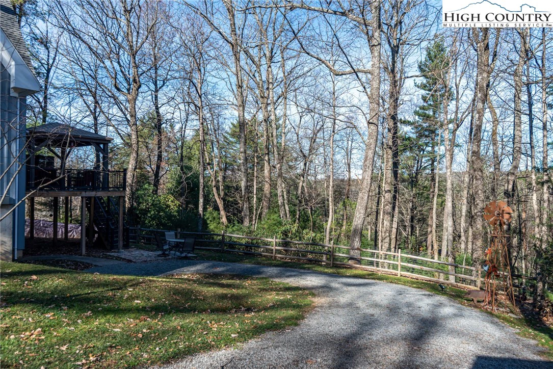 Image number 11 for the current listing