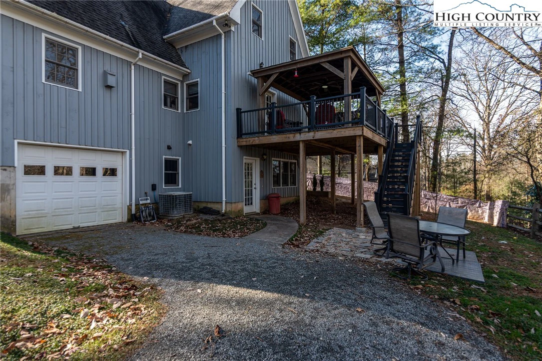 Image number 13 for the current listing