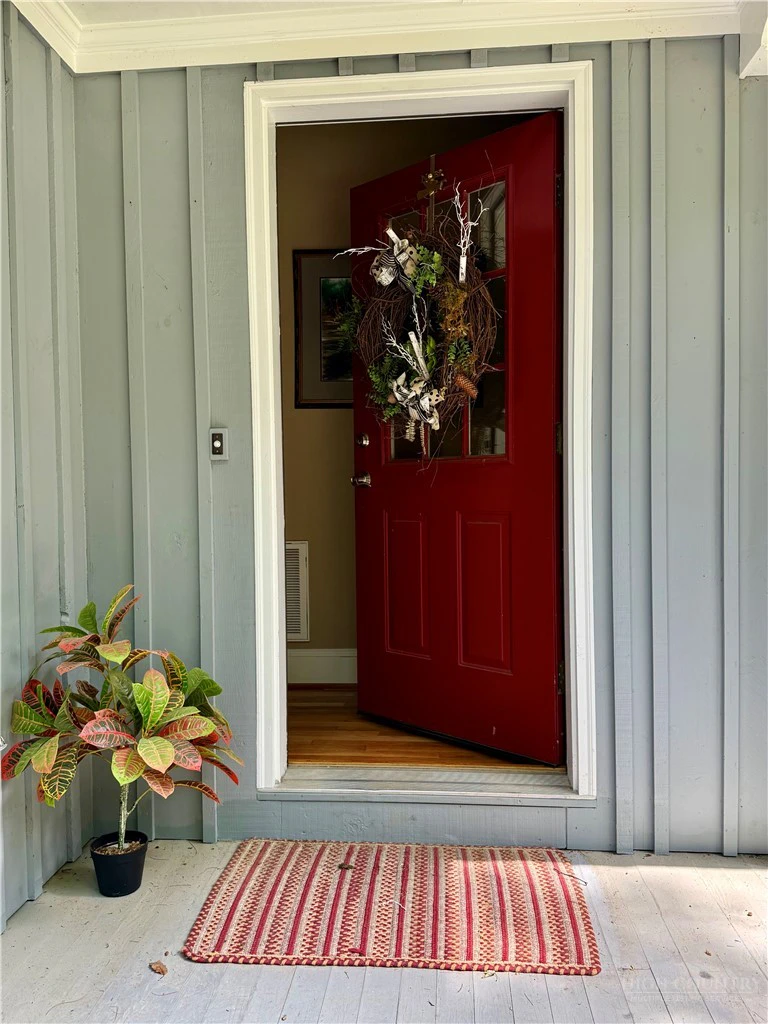 Image number 14 for the current listing